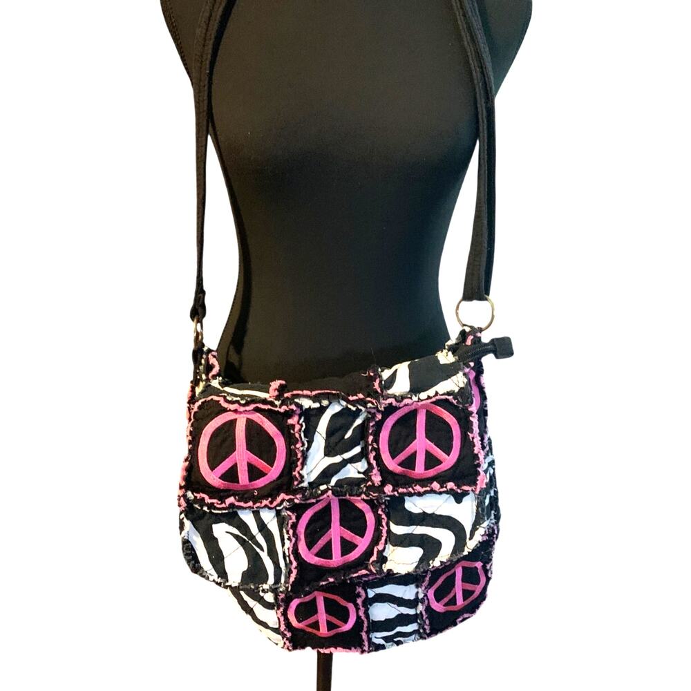 BOHO HIPPIE CROSSBODY RAG QUILTED BLACK/PINK PEACE SIGN ZIPPER  STRAP 15X13"